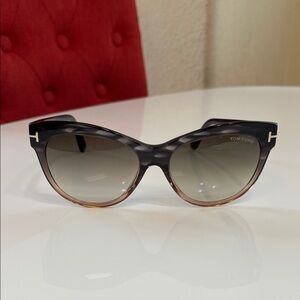 Tom Ford Lily Gradient Sunglasses Excellent Condition